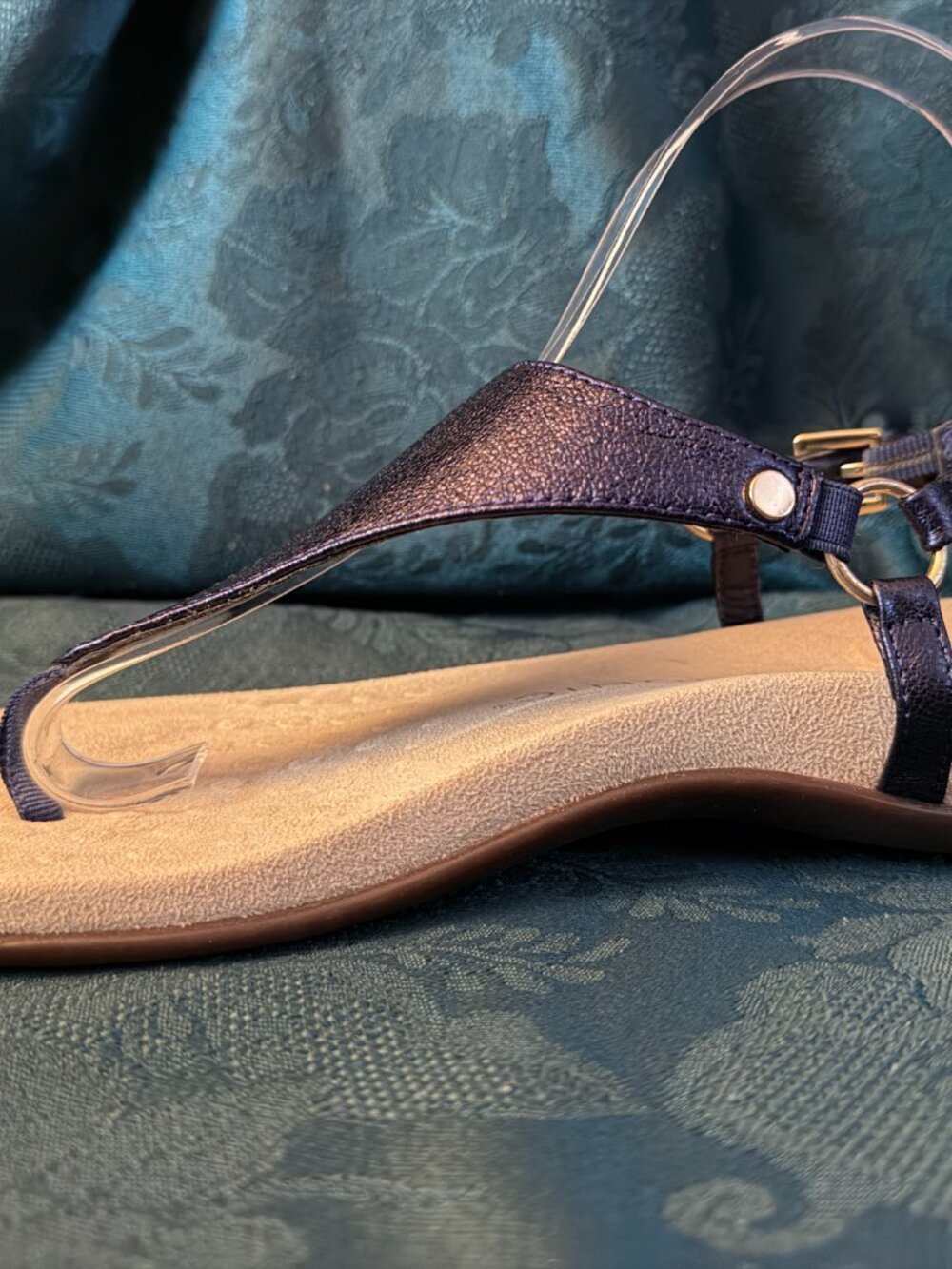 Vionic Kirra Leather Thong Sandals, Purple Metallic Sz 8.5 - Picture 5 of 12